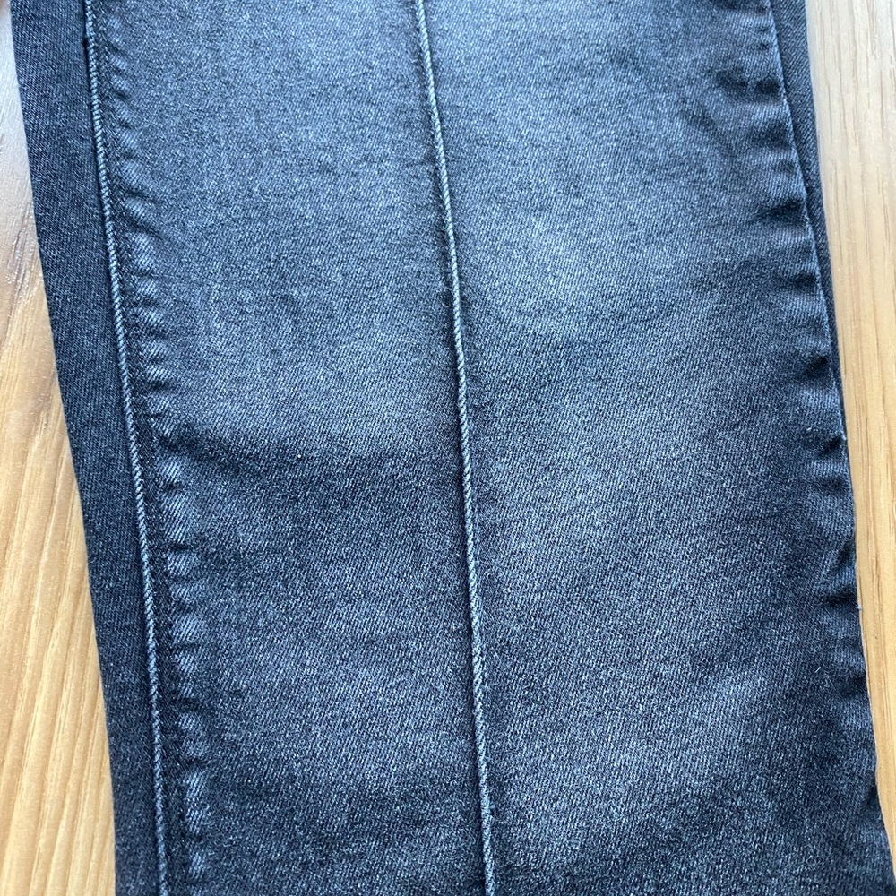 WHBM Black Skinny Ankle Jeans - Picture 4 of 6